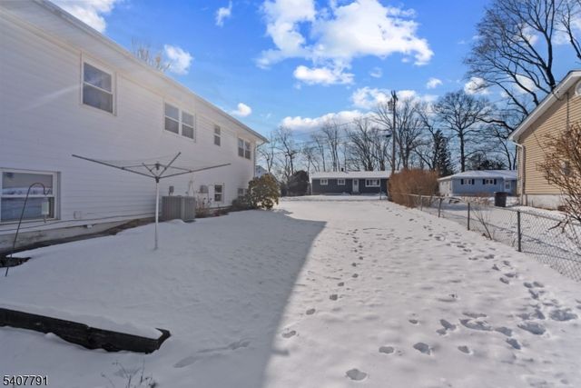 3 Armstrong Dr, Jefferson Twp., NJ 07438