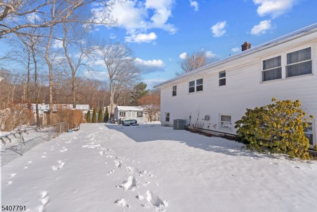 3 Armstrong Dr, Jefferson Twp., NJ 07438