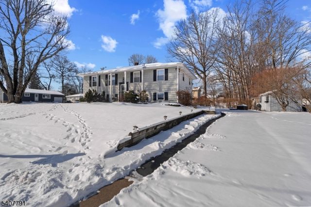 3 Armstrong Dr, Jefferson Twp., NJ 07438