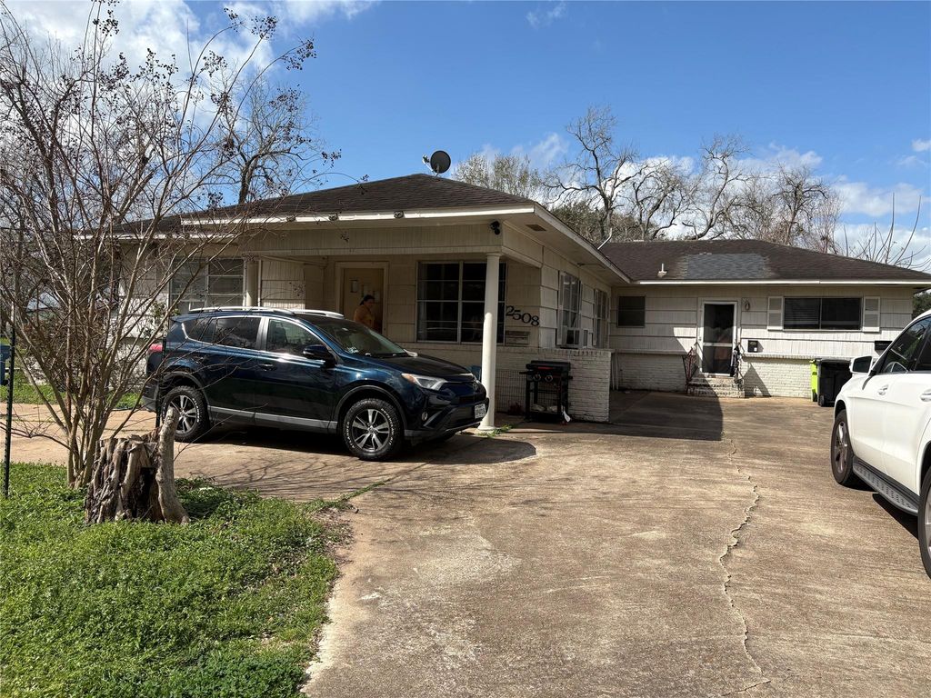 2508 4th Street, Rosenberg, TX 77471
