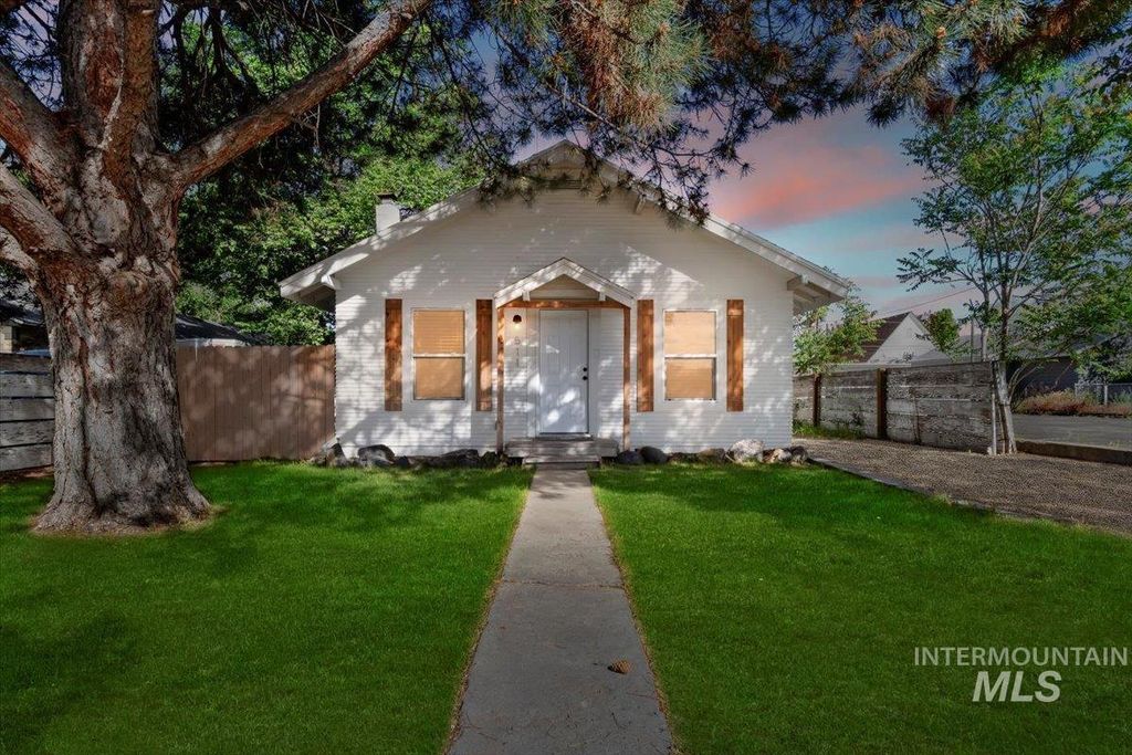 511 N 10th Ave N, Nampa, ID 83687