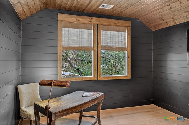 2001 Granite Cove Drive, Kingsland, TX 78639