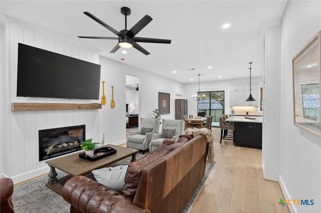 2001 Granite Cove Drive, Kingsland, TX 78639