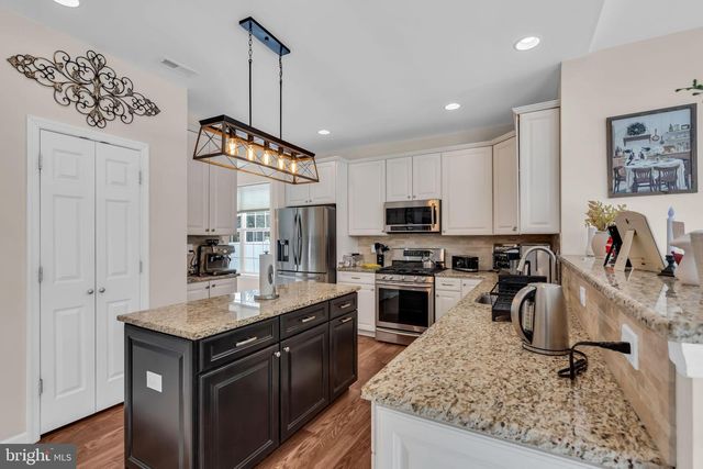 81A N LOCUST AVE, Marlton, NJ 08053