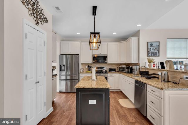 81A N LOCUST AVE, Marlton, NJ 08053