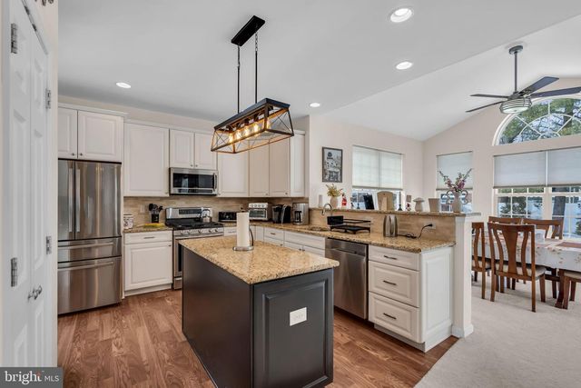 81A N LOCUST AVE, Marlton, NJ 08053