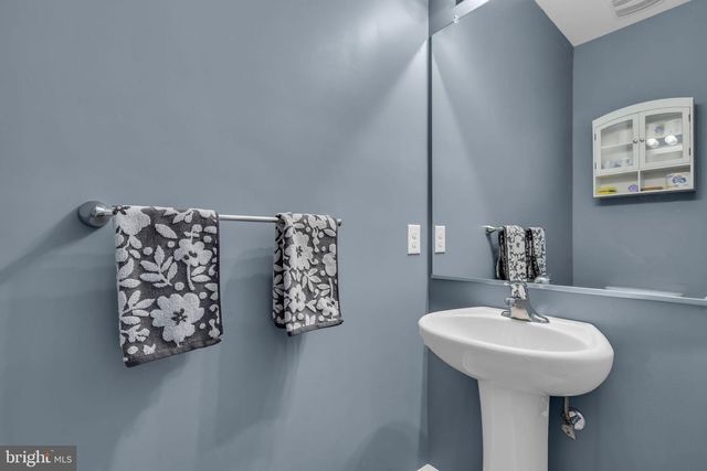 81A N LOCUST AVE, Marlton, NJ 08053