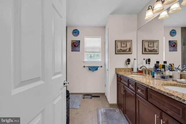 81A N LOCUST AVE, Marlton, NJ 08053