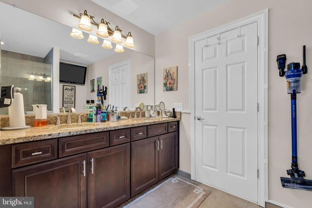 81A N LOCUST AVE, Marlton, NJ 08053