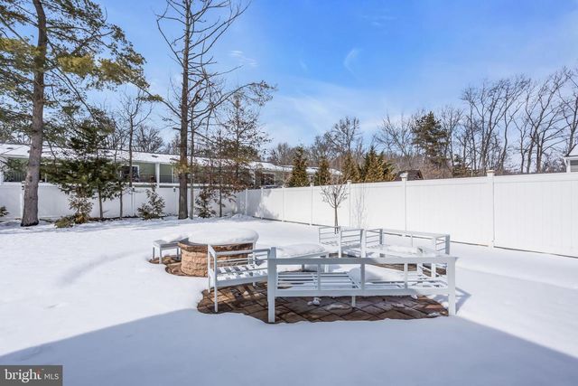 81A N LOCUST AVE, Marlton, NJ 08053