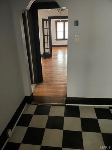 3711 Alberta Street, St Louis, MO 63116