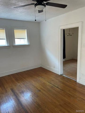 3711 Alberta Street, St Louis, MO 63116