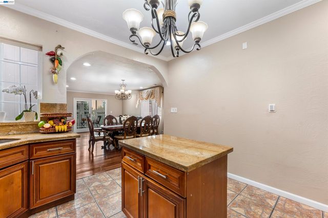 25 Regent St, San Francisco, CA 94112