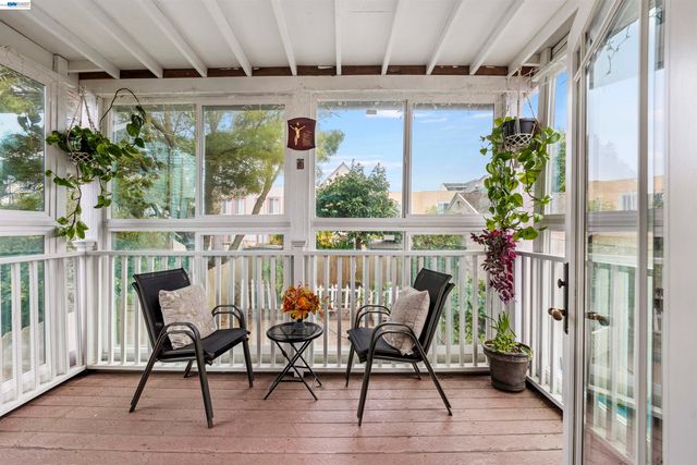 25 Regent St, San Francisco, CA 94112