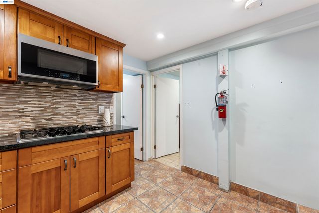 25 Regent St, San Francisco, CA 94112