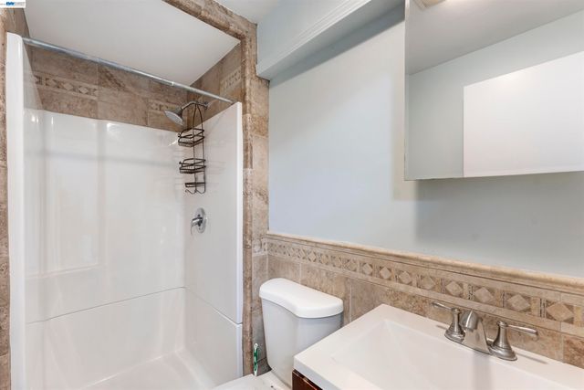 25 Regent St, San Francisco, CA 94112