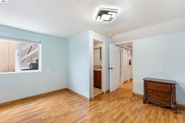 25 Regent St, San Francisco, CA 94112
