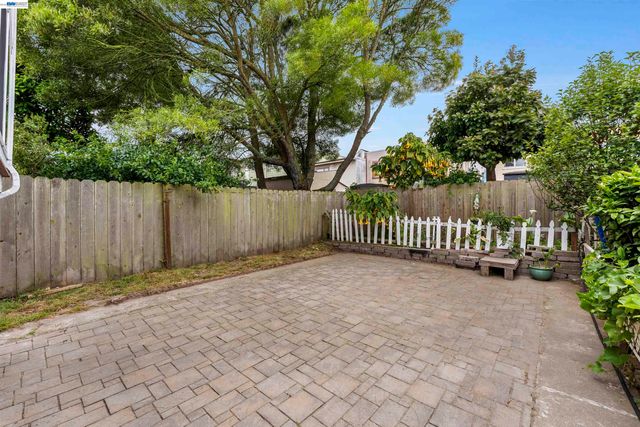 25 Regent St, San Francisco, CA 94112