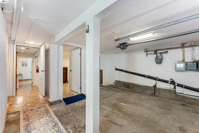 25 Regent St, San Francisco, CA 94112