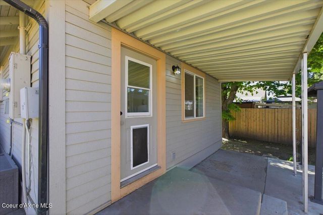 32487 N 2nd AVE, Spirit Lake, ID 83869