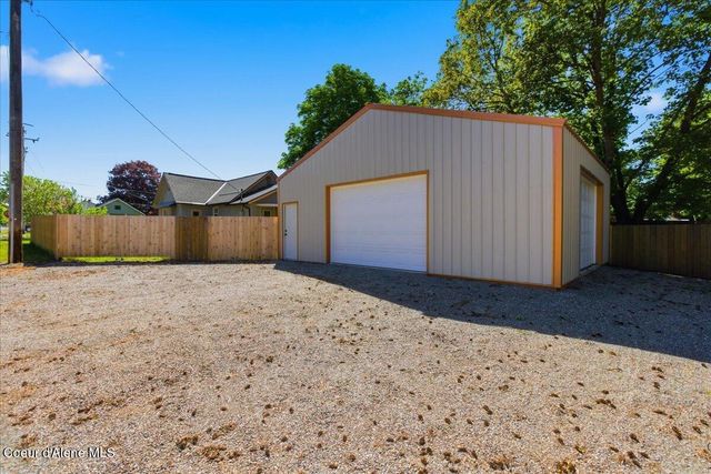 32487 N 2nd AVE, Spirit Lake, ID 83869
