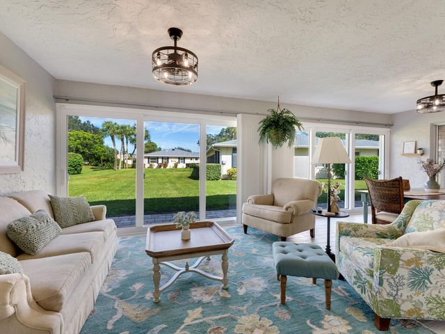 6994 W COUNTRY CLUB DRIVE N, Sarasota, FL 34243