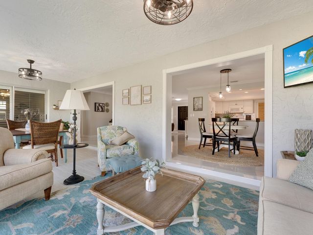 6994 W COUNTRY CLUB DRIVE N, Sarasota, FL 34243