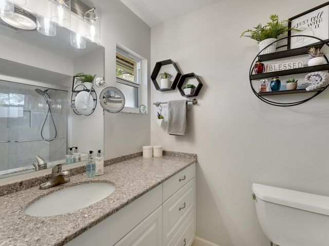 6994 W COUNTRY CLUB DRIVE N, Sarasota, FL 34243