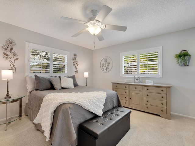 6994 W COUNTRY CLUB DRIVE N, Sarasota, FL 34243