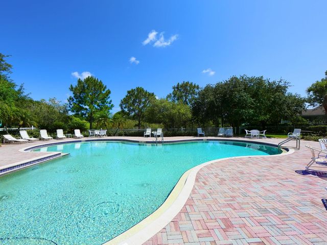6994 W COUNTRY CLUB DRIVE N, Sarasota, FL 34243