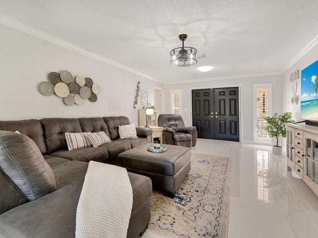 6994 W COUNTRY CLUB DRIVE N, Sarasota, FL 34243