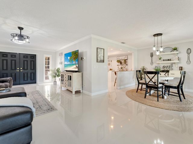 6994 W COUNTRY CLUB DRIVE N, Sarasota, FL 34243