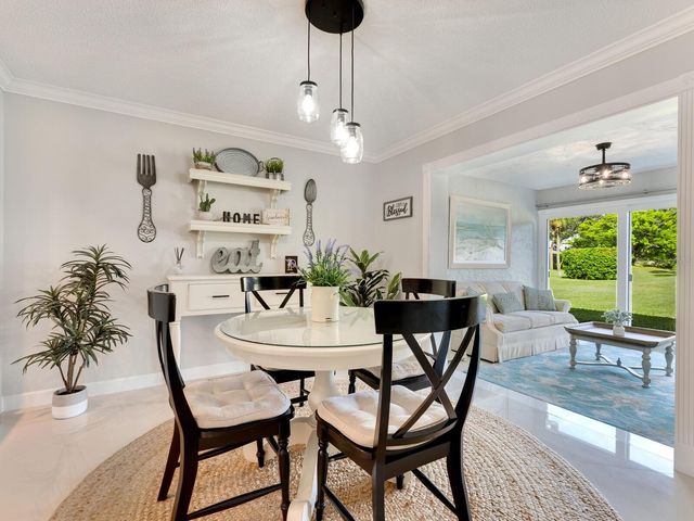 6994 W COUNTRY CLUB DRIVE N, Sarasota, FL 34243