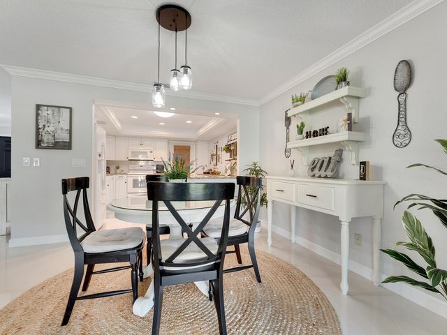 6994 W COUNTRY CLUB DRIVE N, Sarasota, FL 34243