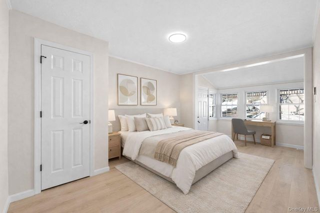 10 Pinedale Avenue, Farmingville, NY 11738