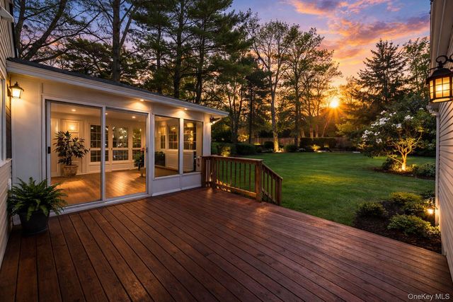 10 Pinedale Avenue, Farmingville, NY 11738