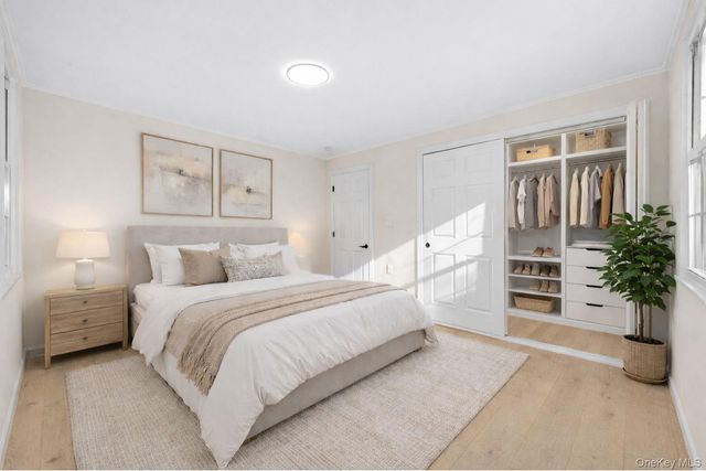 10 Pinedale Avenue, Farmingville, NY 11738