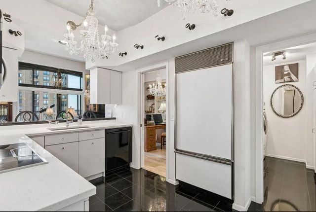 1235 Yale Place 1701, Minneapolis, MN 55403