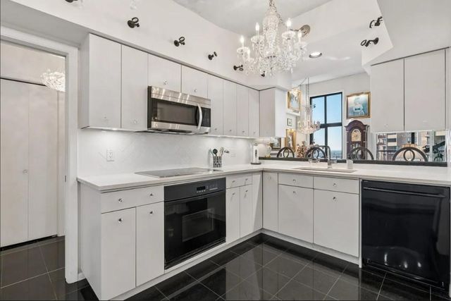 1235 Yale Place 1701, Minneapolis, MN 55403