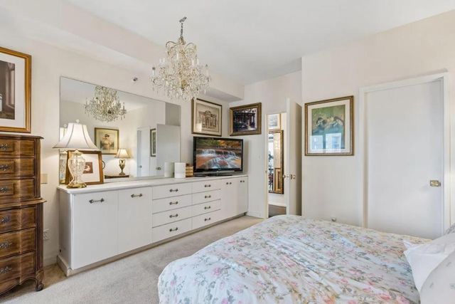 1235 Yale Place 1701, Minneapolis, MN 55403