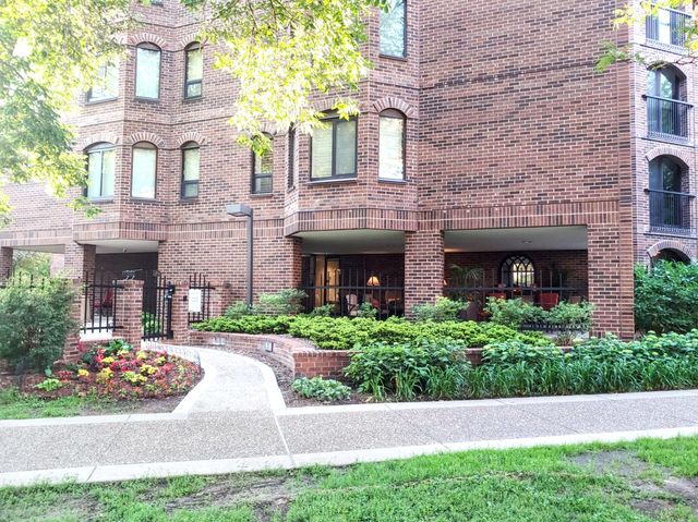 1235 Yale Place 1701, Minneapolis, MN 55403
