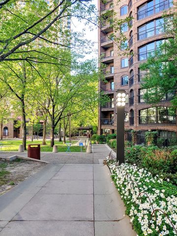 1235 Yale Place 1701, Minneapolis, MN 55403