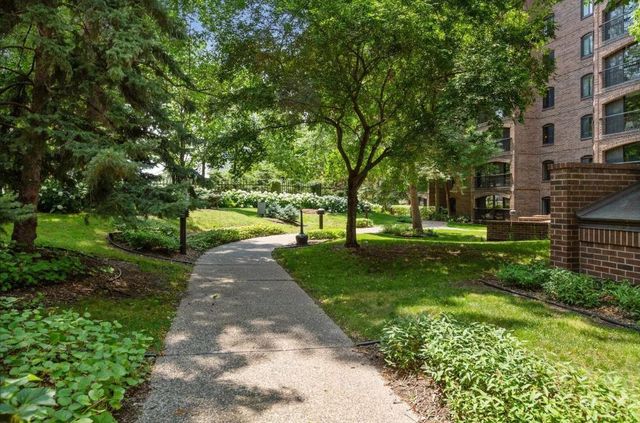 1235 Yale Place 1701, Minneapolis, MN 55403