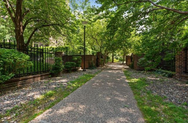 1235 Yale Place 1701, Minneapolis, MN 55403