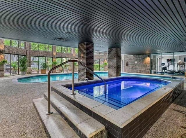 1235 Yale Place 1701, Minneapolis, MN 55403