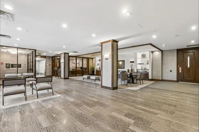 1235 Yale Place 1701, Minneapolis, MN 55403