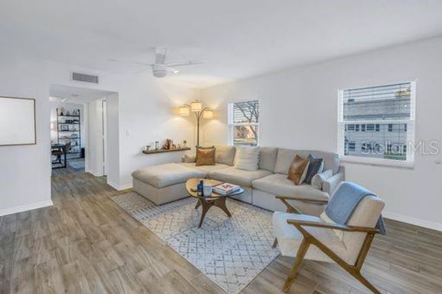 6990 PLACE DE LA PAIX 2B, South Pasadena, FL 33707