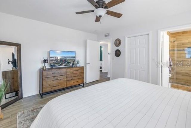 6990 PLACE DE LA PAIX 2B, South Pasadena, FL 33707