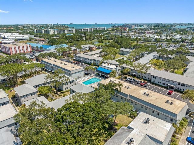 6990 PLACE DE LA PAIX 2B, South Pasadena, FL 33707