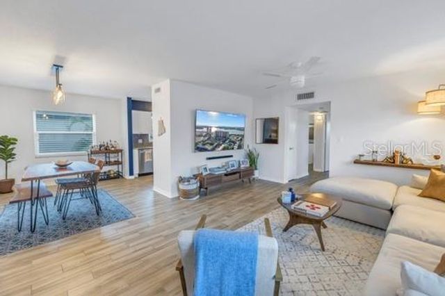 6990 PLACE DE LA PAIX 2B, South Pasadena, FL 33707